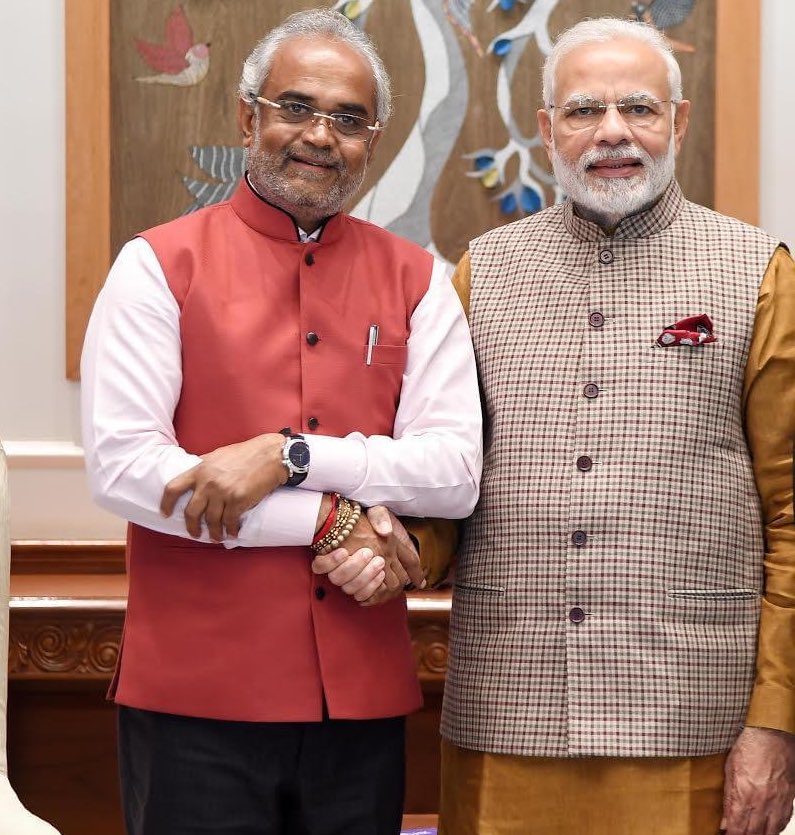 Savji Dholakia (@savjidholakia) on Twitter photo рджреБрдирд┐рдпрд╛ рдХреЗ рджрд┐рдЧреНрдЧрдЬреЛрдВ рдХреЛ рдкрдЫрд╛рдбрд╝ рдХрд░ рднрд╛рд░рдд рдХреЗ рдпрд╢рд╕реНрд╡реА рдкреНрд░рдзрд╛рдирдордВрддреНрд░реА <a href="/narendramodi/">Narendra Modi</a> рдЬреА рдХреА рдЧреНрд▓реЛрдмрд▓ рдЕрдкреНрд░реВрд╡рд▓ рд░реЗрдЯрд┐рдВрдЧ 66%ред рдЕрдореЗрд░рд┐рдХреА рд░рд╛рд╖реНрдЯреНрд░рдкрддрд┐ рдмрд╛рдЗрдбреЗрди, рдорд░реНрдХреЗрд▓, рдЯреНрд░реВрдбреЛ, рдореИрдХреНрд░реЛрдВ рдХреЛ рдкреАрдЫреЗ рдЫреЛрдбрд╝рд╛ред рднрд╛рд░рддрд╡рд╛рд╕рд┐рдпреЛрдВ рдХреЗ рд▓рд┐рдП рдЧрд░реНрд╡ рдХрд╛ рдореМрдХрд╝рд╛ред рдпреЗ рдирдП рднрд╛рд░рдд рдХрд╛ рдЬрд▓рд╡рд╛ рд╣реИред рдмрдзрд╛рдИ рдореЛрджреАрдЬреАред #NarendraModi рджреБрдирд┐рдпрд╛ рдХреЗ рджрд┐рдЧреНрдЧрдЬреЛрдВ рдХреЛ рдкрдЫрд╛рдбрд╝ рдХрд░ рднрд╛рд░рдд рдХреЗ рдпрд╢рд╕реНрд╡реА рдкреНрд░рдзрд╛рдирдордВрддреНрд░реА <a href="/narendramodi/">Narendra Modi</a> рдЬреА рдХреА рдЧреНрд▓реЛрдмрд▓ рдЕрдкреНрд░реВрд╡рд▓ рд░реЗрдЯрд┐рдВрдЧ 66%ред рдЕрдореЗрд░рд┐рдХреА рд░рд╛рд╖реНрдЯреНрд░рдкрддрд┐ рдмрд╛рдЗрдбреЗрди, рдорд░реНрдХреЗрд▓, рдЯреНрд░реВрдбреЛ, рдореИрдХреНрд░реЛрдВ рдХреЛ рдкреАрдЫреЗ рдЫреЛрдбрд╝рд╛ред рднрд╛рд░рддрд╡рд╛рд╕рд┐рдпреЛрдВ рдХреЗ рд▓рд┐рдП рдЧрд░реНрд╡ рдХрд╛ рдореМрдХрд╝рд╛ред рдпреЗ рдирдП рднрд╛рд░рдд рдХрд╛ рдЬрд▓рд╡рд╛ рд╣реИред рдмрдзрд╛рдИ рдореЛрджреАрдЬреАред #NarendraModi