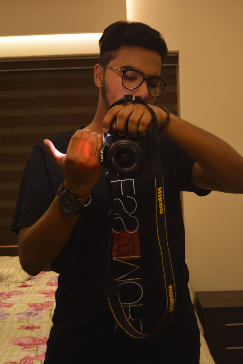 KevinBinu25's tweet photo. Tell me a color darker than black.
#black #dress #Nikon https://t.co/hBsHCzKKLn