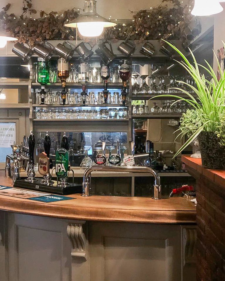 Happy Friday 🥳 The weekend is almost here..we’re ready to kickstart your weekend with delicious food and drinks! 

Be sure to make your table reservation by calling us on 01263 712318 (we don’t take bookings via social media) 

#fridayfeeling #bar #theweekendishere #fridayvibes