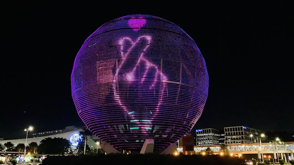 purplearmy_py's tweet photo. π£
El centro comercial mΓ‘s grande de Filipinas se viste con los colores de #ARMY Y #BTS
Brilla, Suela, Rie. BORAHAE Army y a todos los que siguen iluminando nuestro mundo. π
@BTS_twt #BTSARMY #SMLovesBTS #SMLovesARMY https://t.co/UksYN7w3hv