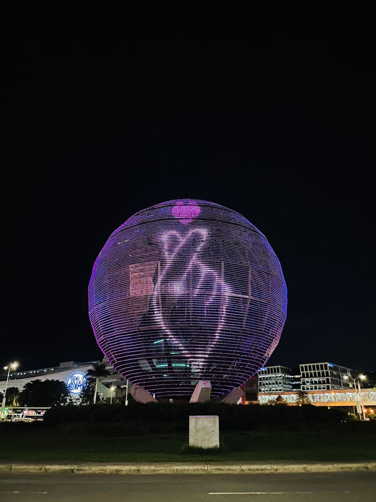 purplearmy_py's tweet photo. π£
El centro comercial mΓ‘s grande de Filipinas se viste con los colores de #ARMY Y #BTS
Brilla, Suela, Rie. BORAHAE Army y a todos los que siguen iluminando nuestro mundo. π
@BTS_twt #BTSARMY #SMLovesBTS #SMLovesARMY https://t.co/UksYN7w3hv
