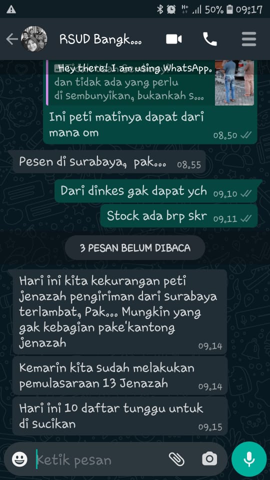 kurawa's tweet photo. Bangkalan, walau kalian masih aja banyak yang nakal dengan urusan covid tapi kami masih mau membantu kalian saat kesusahan..

Kmrn kita kirim tabung oksigen skr kita akan segera kirim peti mati.

Coba dibaca skr bukan cm orang hidup yg harus antri tetapi Jenazah pun ikut Antri 🙈 https://t.co/1qyTV7DT6N