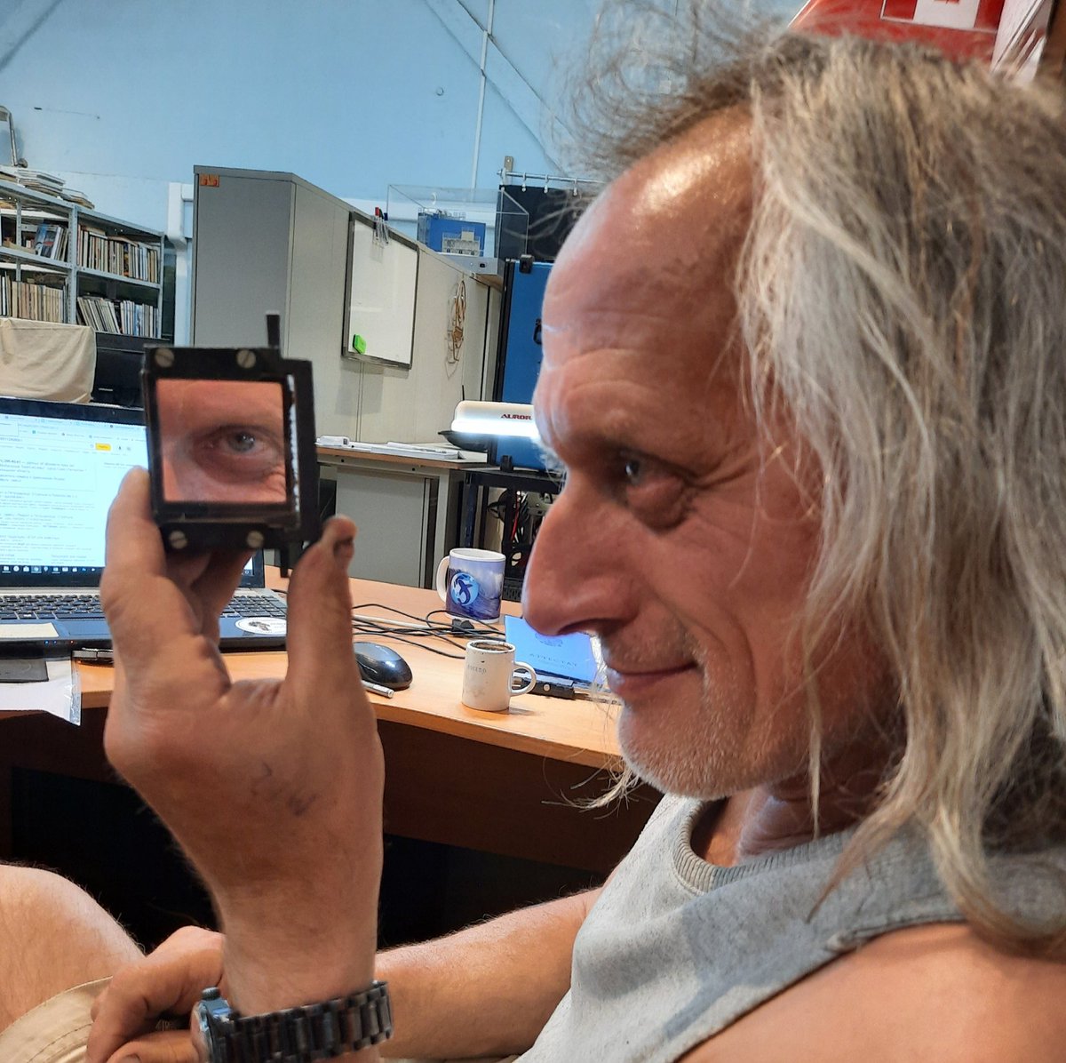 OCEANOS1's tweet photo. Взгляд через призму или большой брат смотрит на тебя...

В перерыве между отработкой системы технического зрения

#океанос #подводнаяробототехника #взглядизнутри https://t.co/B1sRU5WDP4