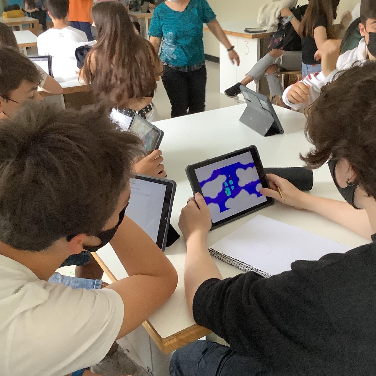 BlancaGaunaCSC's tweet photo. #erasmusplusweek day 5 today we do emojis for the project. First, we use online tools like @FlipaClip but later, we will do on a paper. We will see the results!!!! ☺️👌👏🏻@CarmelitasSC_VG @nerea_mda @sepie_gob @thinkinggreen8 @EUErasmusPlus #creativity https://t.co/o4UhhM7yWo