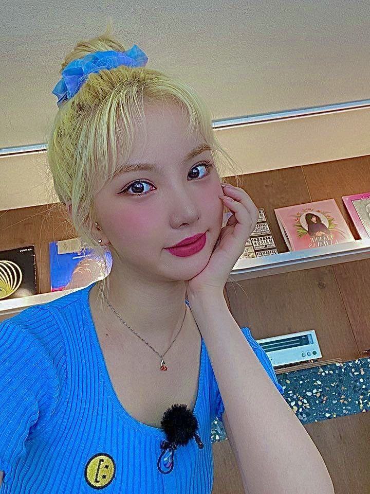 hi everyone ! sy newbie di twt nihh... ayo kita berteman !

mutualan ? rt or like 
fambestan ? dm 

#rolerplayer #rpindonesia #rpindo #eunha #rpindonesia