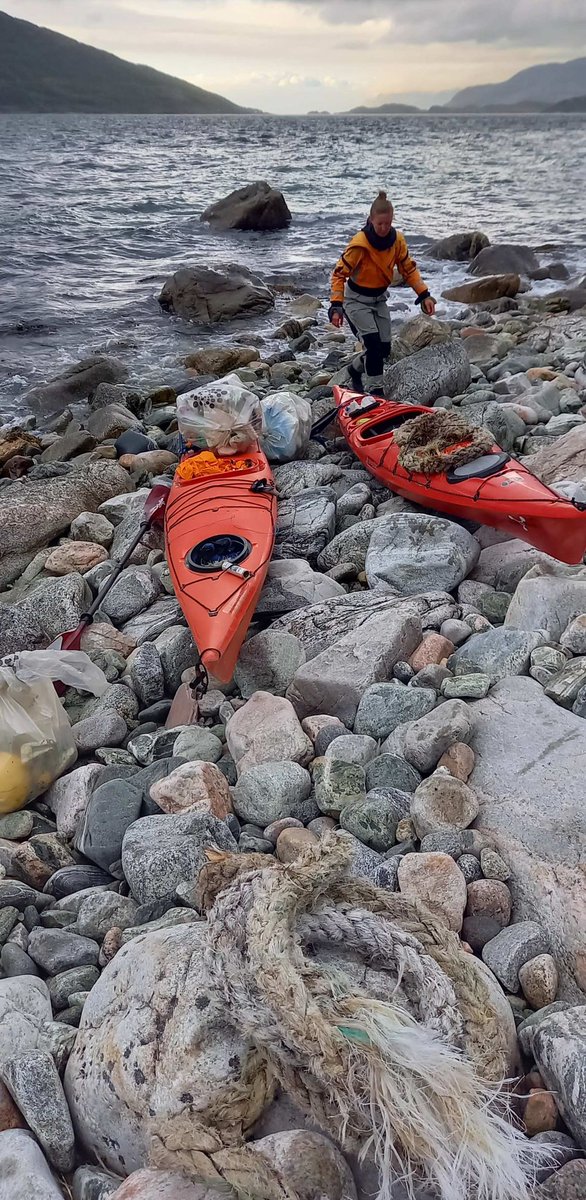 BoEide's tweet photo. Will it all fit? It did! In a #kayak one can reach otherwise inaccessible #beachcleanup spots along the coast easily, and bring a solid load home. #likefinsomfør #lessplasticmoreocean https://t.co/2pIFbmNr2r