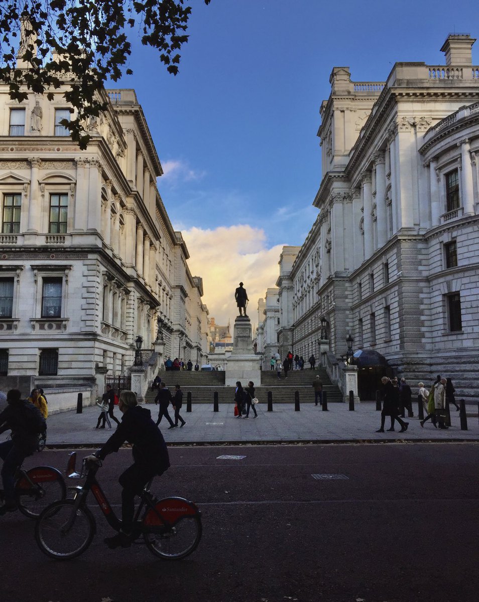 A beautiful day in London 🌤 #streetphotography #London