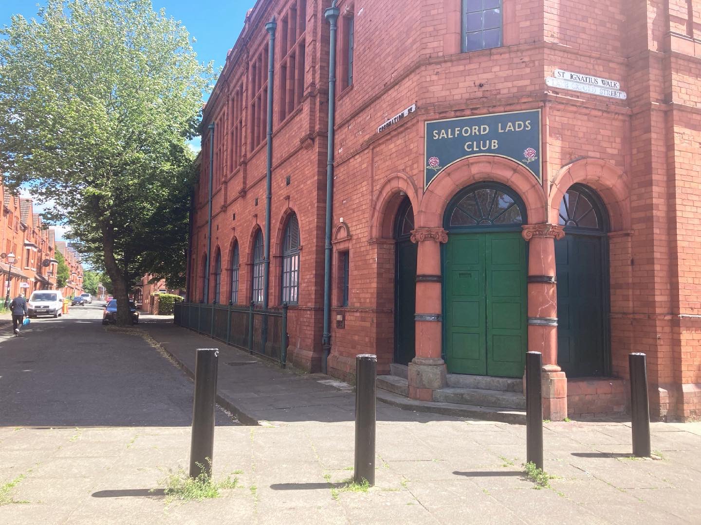 تويتر おはむ على تويتر Day Trip From Liverpool To Manchester 12 June 21 マンチェスター記録 ここsalford Lads Club サルフォード ラッズ クラブ はザ スミスの名盤 クイーン イズ デッド ジャケットのインサイドカバーに使用されている写真が撮影