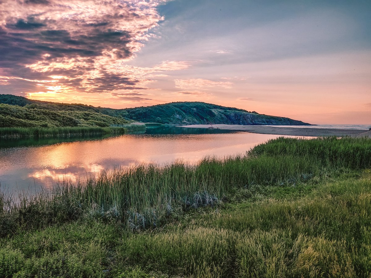 🏖 Beautiful Sinemorets in the south Black Sea coast of #Bulgaria 

📸 More photos from my journeys on instagram.com/travelling.buz…

#travelbloggers #exploreBulgaria #summertime #travellingbuzz
