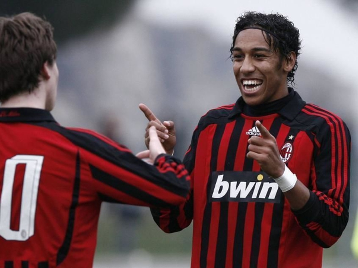 Happy Birthday Pierre Emerick-Aubameyang! Did you know that he started his senior career at AC Milan? 