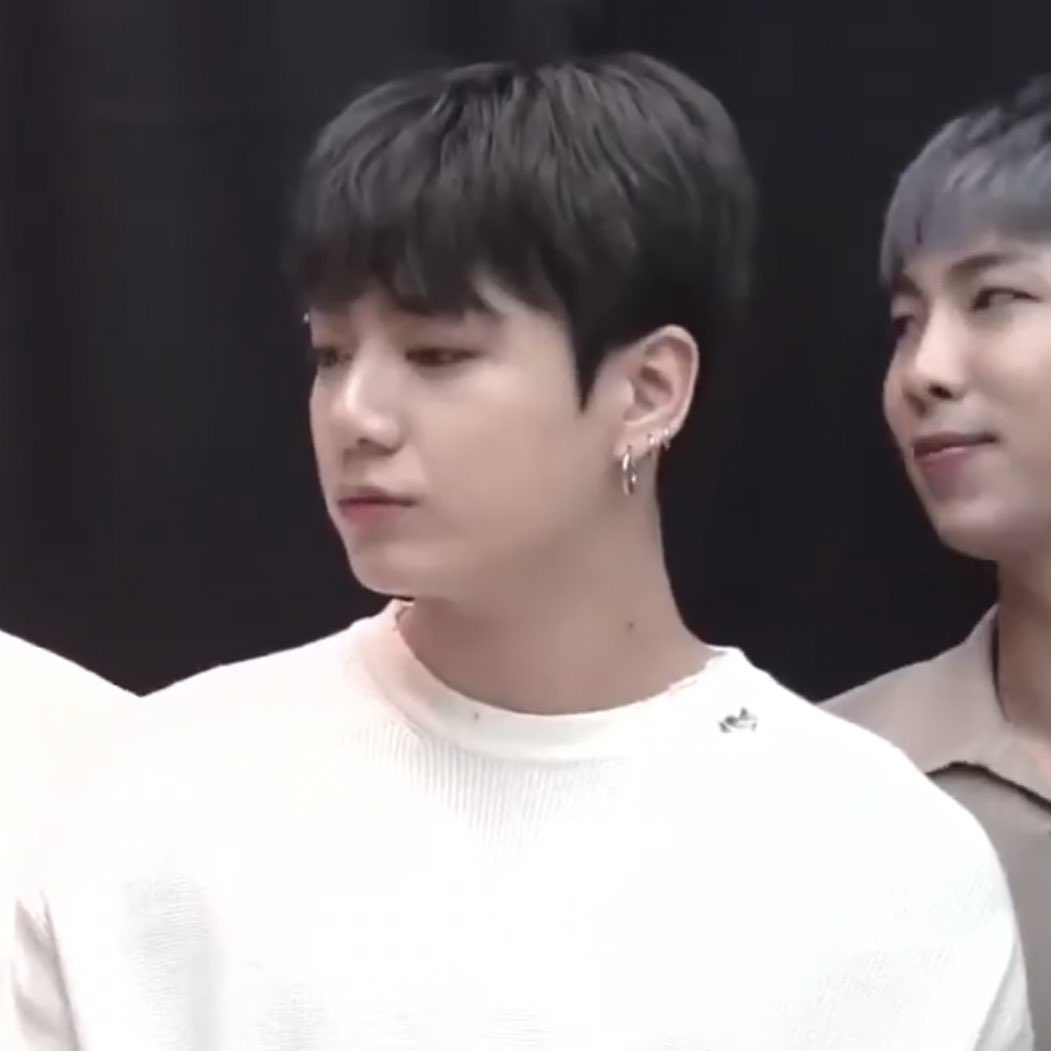 jk_97oqol's tweet photo. 잠든 강아지를 깨우는 행위.. 징역 692873년 https://t.co/QY6NxIIcJh
