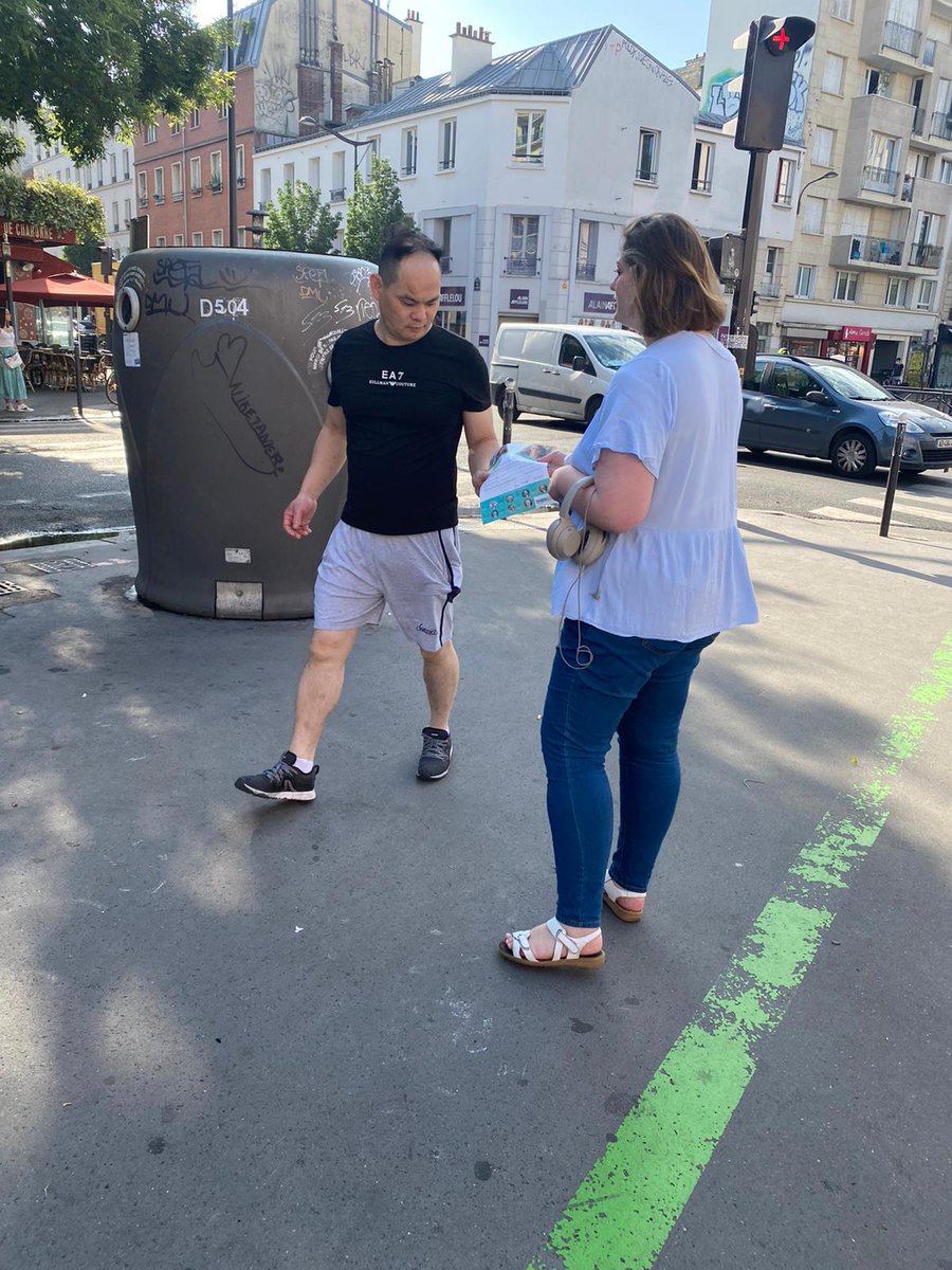 EmmaRafowicz's tweet photo. 🔴 Dimanche, votons pour une région enfin de gauche avec @AudreyPulvar et @idf_encommun !
➡️ Avec @lyes_lasserre et Anthony, nous étions ce matin au métro #Avron pour porter notre projet pour la région et discuter avec les habitantes et les habitants de #Paris11 et de #Paris20 ! https://t.co/MnUE9YscLy