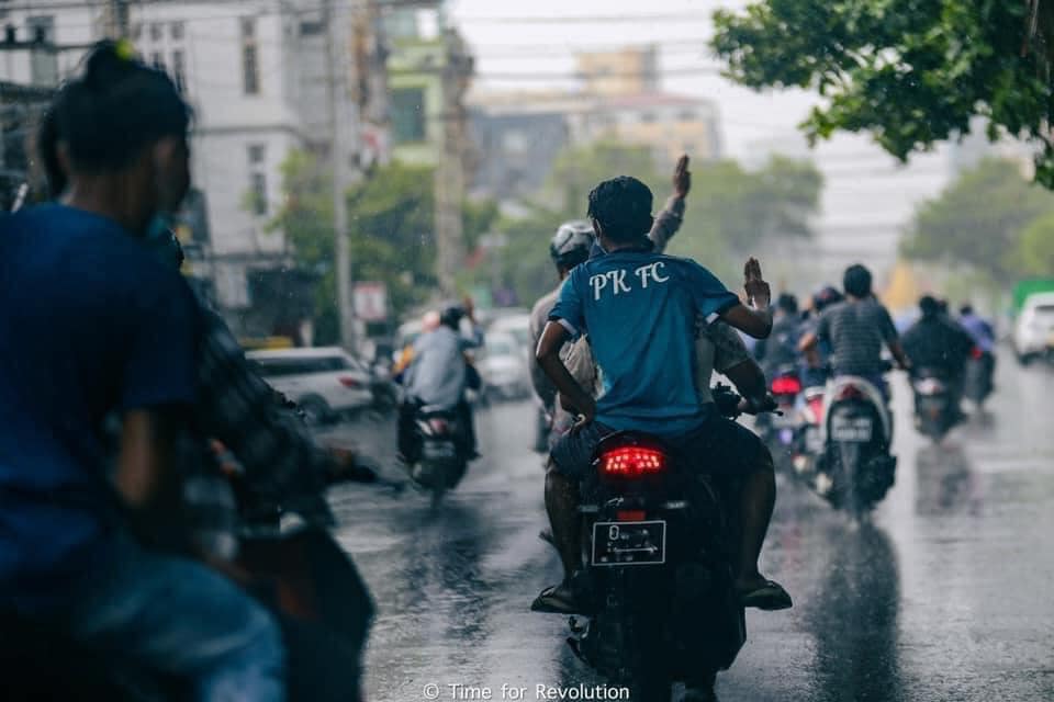 Despite the rain, university students from #Mandalay took to the streets, calling for an end to military dictatorship. (Photo: CJ) 

#WhatsHappeningInMyanmar