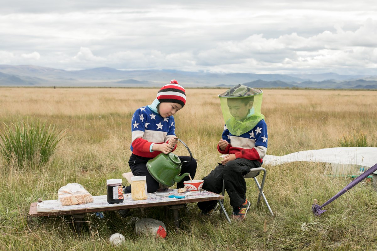 BEARRTweets's tweet photo. 🥁...

The winner of the Eastern Europe &amp; Central Asia category of our #photographycompetition is Nadya Areshina from Russia👏🥇 

BEARR &amp; the judges loved her photo of children having tea while their parents work nearby in the Altai Republic in #Russia. 2020.

#sidebyside 1/2 https://t.co/D2e79oaFiH