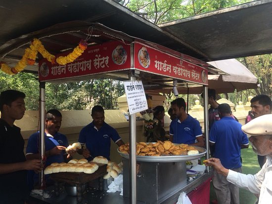 pookreads's tweet photo. Deleting food delivery apps to go eat food the old fashioned way.

#pune #foodie #WearAMask https://t.co/VBBrxs96Iw