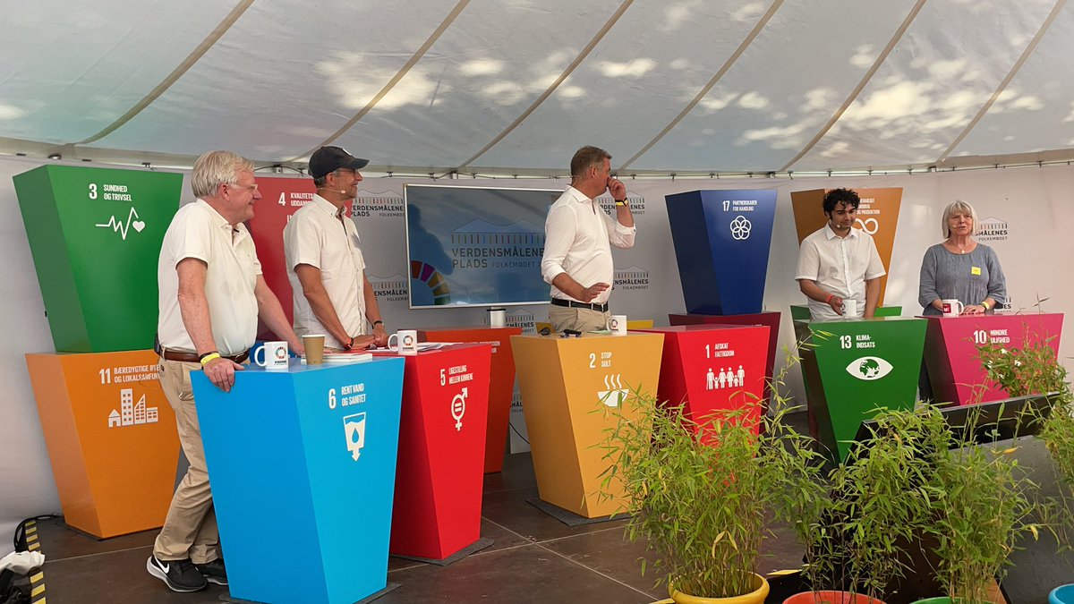 Fokus på lokal borgerinddragelse i arbejde med verdensmålene - på #fmdk lige nu. Hvordan får borgerne en hovedrolle i løsningen på de store udfordringer? Blandt talerne er @steen2620, @JiJens, @RavnP og @JohanGalster. Følg med: folkemoedet.dk/events/2021/06… #sdgdk