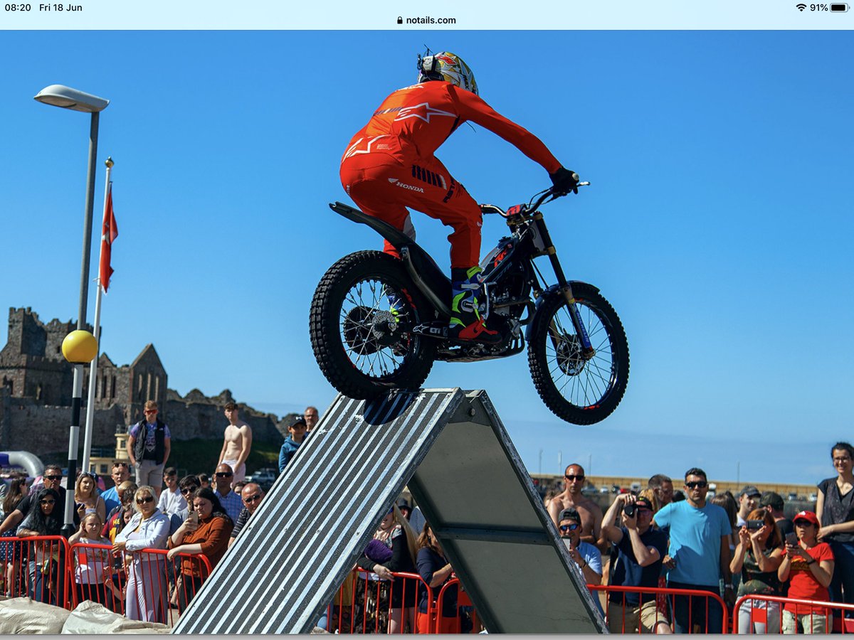 Peel always a great backdrop of the castle.💥