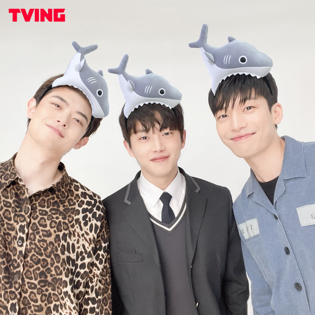 아직도 샤크를 안 본 사람이 있샥? 공개하자마자 티빙 영화 1위 먹었샥🏆 이번 주말은 <샤크 : 더 비기닝> 으로 시원하게🦈 바로 지금, 티빙에서...