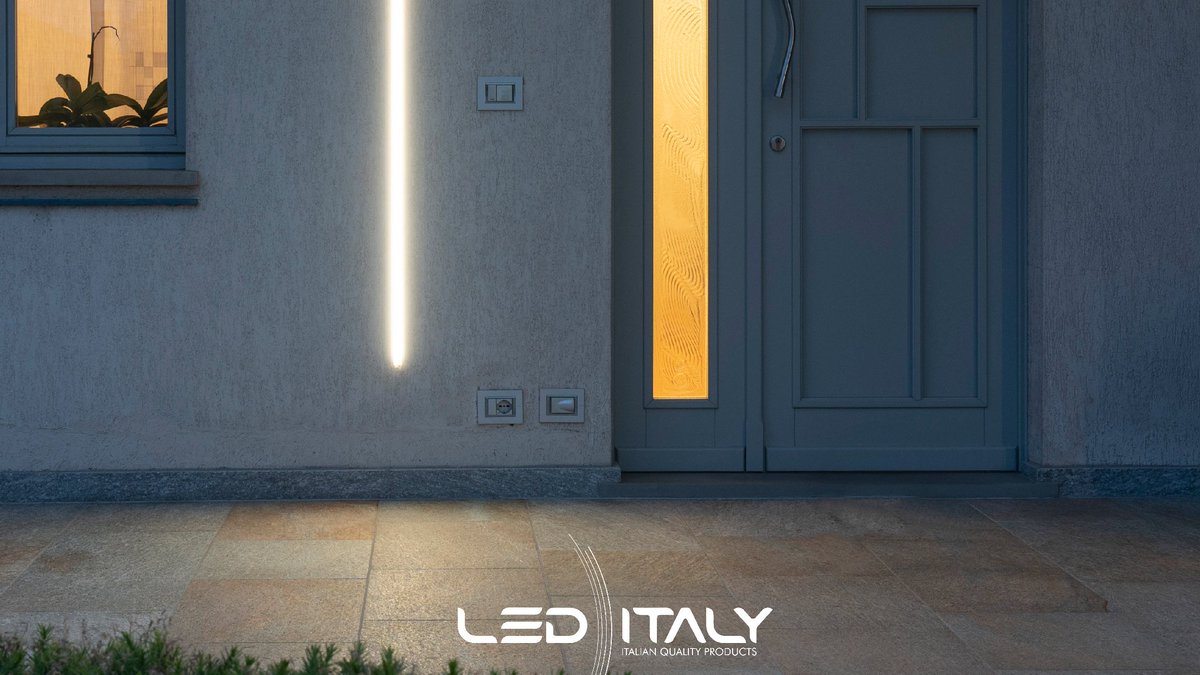LedItaly's tweet photo. Rendi unici i tuoi spazi! 
Scegli la soluzione adatta a te tra i prodotti di illuminazione della collezione ad incasso "Recessed Line". 
L’attento trattamento di resinatura rende i modelli perfettamente idonei all’utilizzo in ambienti outdoor con protezione IP65 e IP67. https://t.co/7BNp7WbjkY