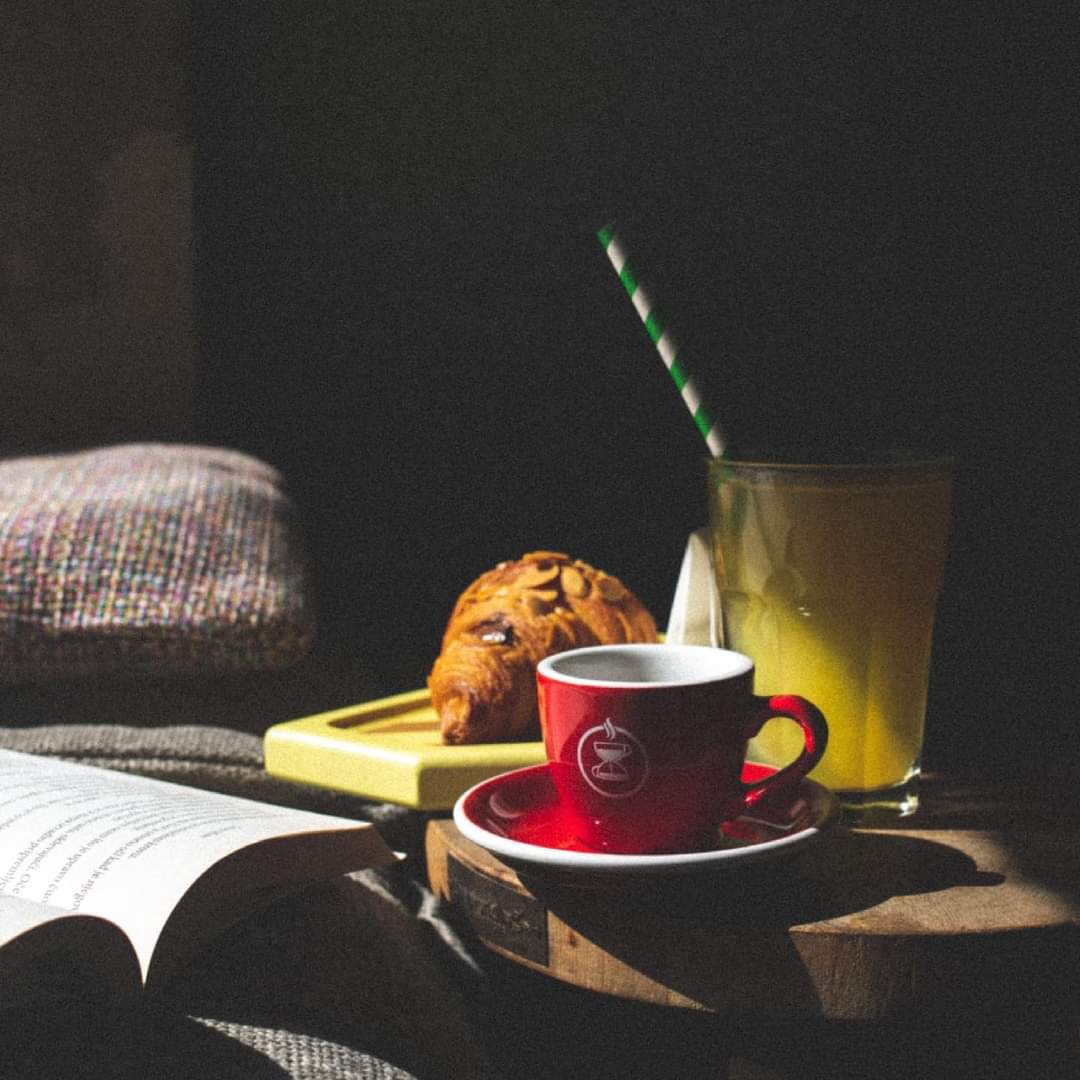 kafeterijabg's tweet photo. Обоји петак у црвено, уз свој омиљени еспресо Колумбија ☕✨#Kafeterija https://t.co/j4P1IHCEAJ