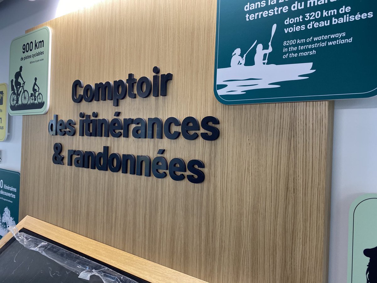 RDupeyrou's tweet photo. #Niort #VieParticipative
Préparation de projet pour les néo-Niortais avec l’office de tourisme au Séchoir du #PortBoinot sous la bienveillance d’#Épona. https://t.co/QnFDqNzvFw