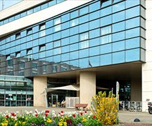 Le <a href="/CHWM71/">Centre Hospitalier Chalon-sur-Saône</a> et le @HopitaldeNiort rejoignent la communauté des utilisateurs de notre IA Drugcam® appliquée à la vaccination anti #Covid_19  et aux chimiothérapies.
#esante #VaccinationCovid #healthcare #iA