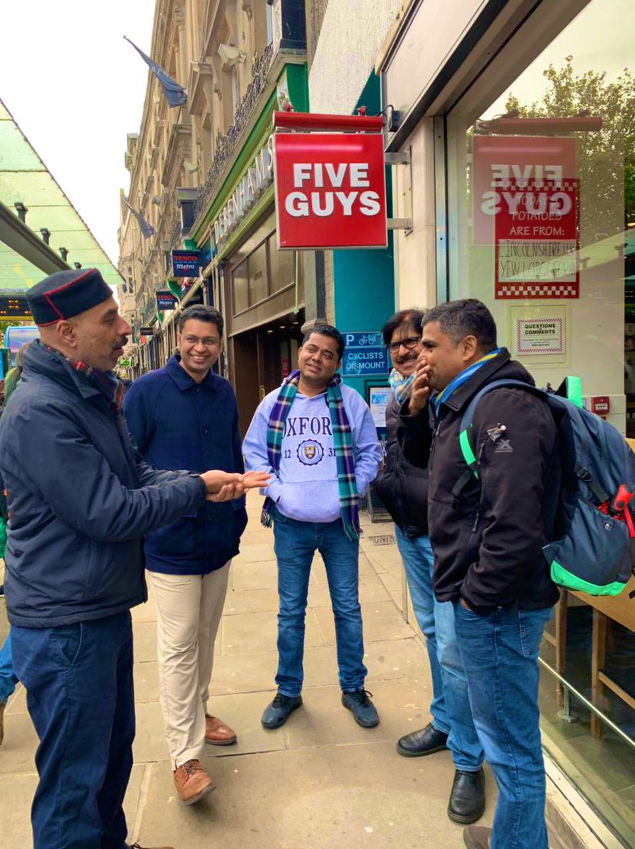 Five guys at Oxford. Pre-covid times! @_swapnilmjoshi @NaveenForChange @jitin_talwar @nothingpost @CheveningAA #CheveningGurukul