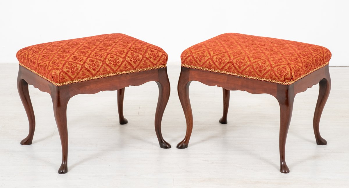 PhilipHuntUK's tweet image. Pair of Mahogany Queen Anne Style Stools available from philiphuntantiques.co.uk #pairofstools #queenannestools #queenannefurniture #antiquesandineriors #windowseats #stools