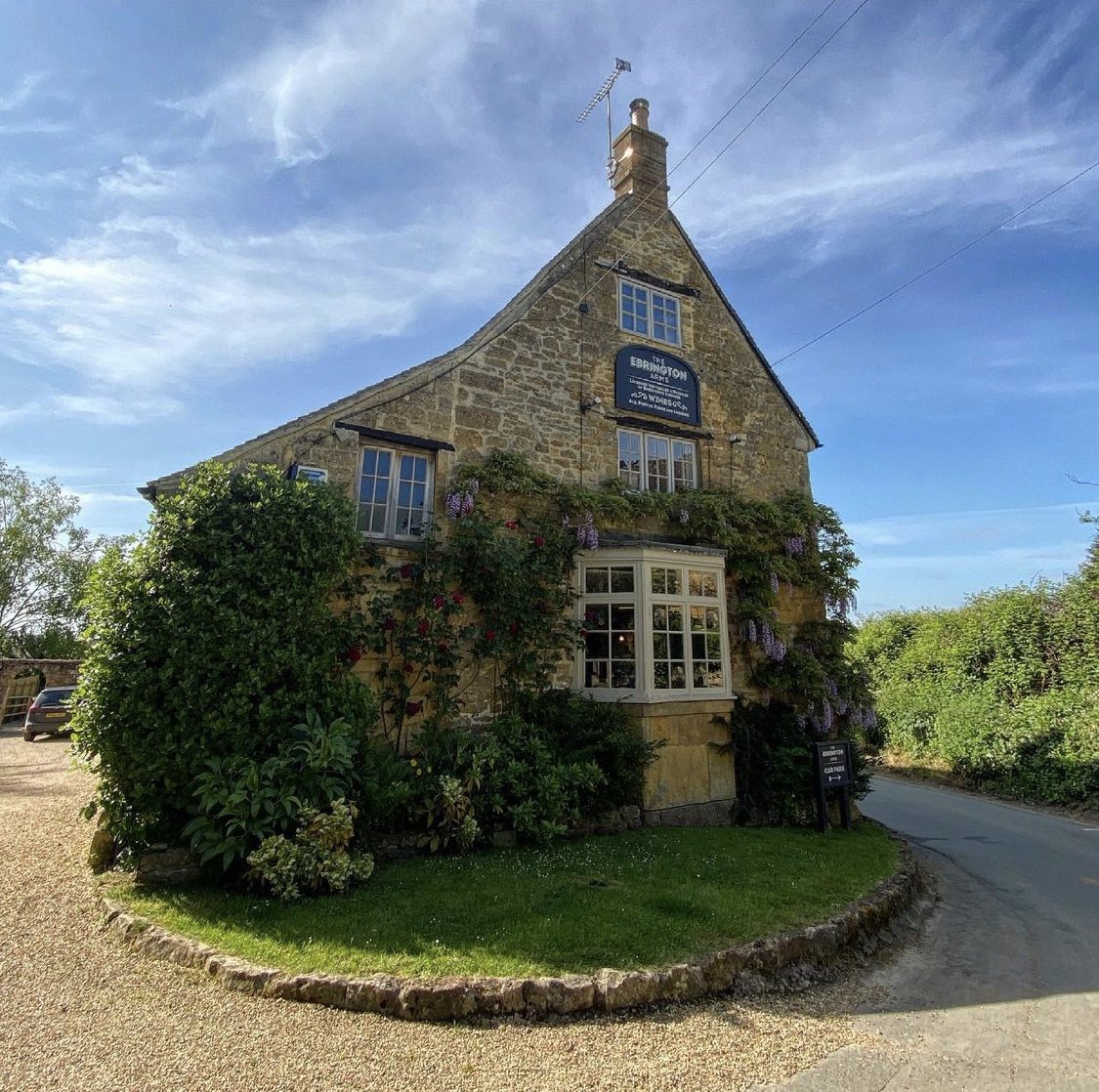 BarkbyPlc's tweet photo. We are delighted to announce that Barkby Hospitality has entered a new 6 year leasehold agreement for The Ebrington Arms, in Ebrington, Gloucestershire. Holder of 2 AA Rosettes, they’ve been rated @thetimes’ 'number 1 UK village pub' &amp; home to 'UK Pub for Food' by @Telegraph. https://t.co/9SjdIYXgDt