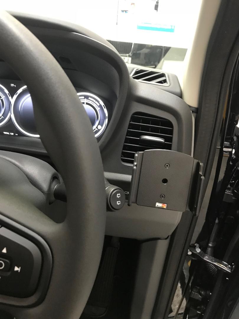MAM_TAXIS's tweet image. We supply and fit Phone Mounts, Tablet Mounts with or without hidden power, secure your devices and organise your work environment with #Brodit #BroditUK #ProClip #reviewer #mounts #holders Call 020 7607 3915 for more info