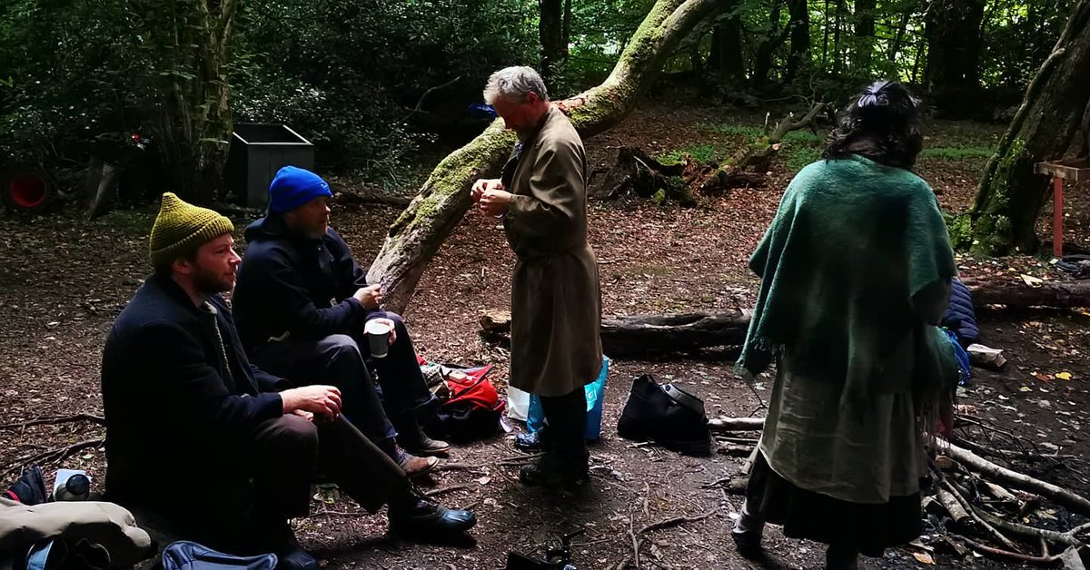 Elvisnspiders's tweet photo. If a tree falls in a forest....
On location with @SligoRaincoats filming new work.

#theshadowoftheglen #onlocation #filmshoot #sounddesign #rodegoII #6channels #zoomh6 #backup #radiomic https://t.co/OrLjc4b1O8
