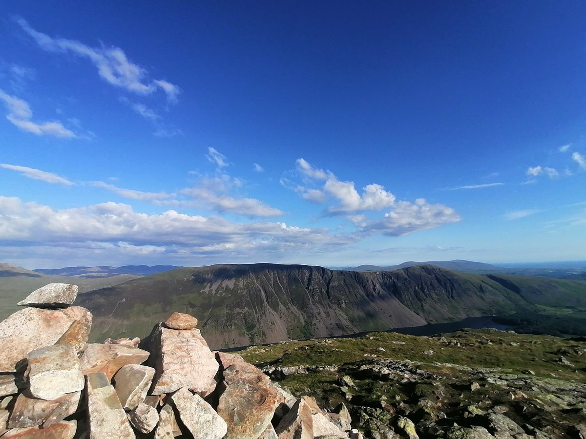 Run_Rabbit88's tweet photo. A quiet evening wander, up a fell I've not visited before. ✌️ https://t.co/C737HcgQS6