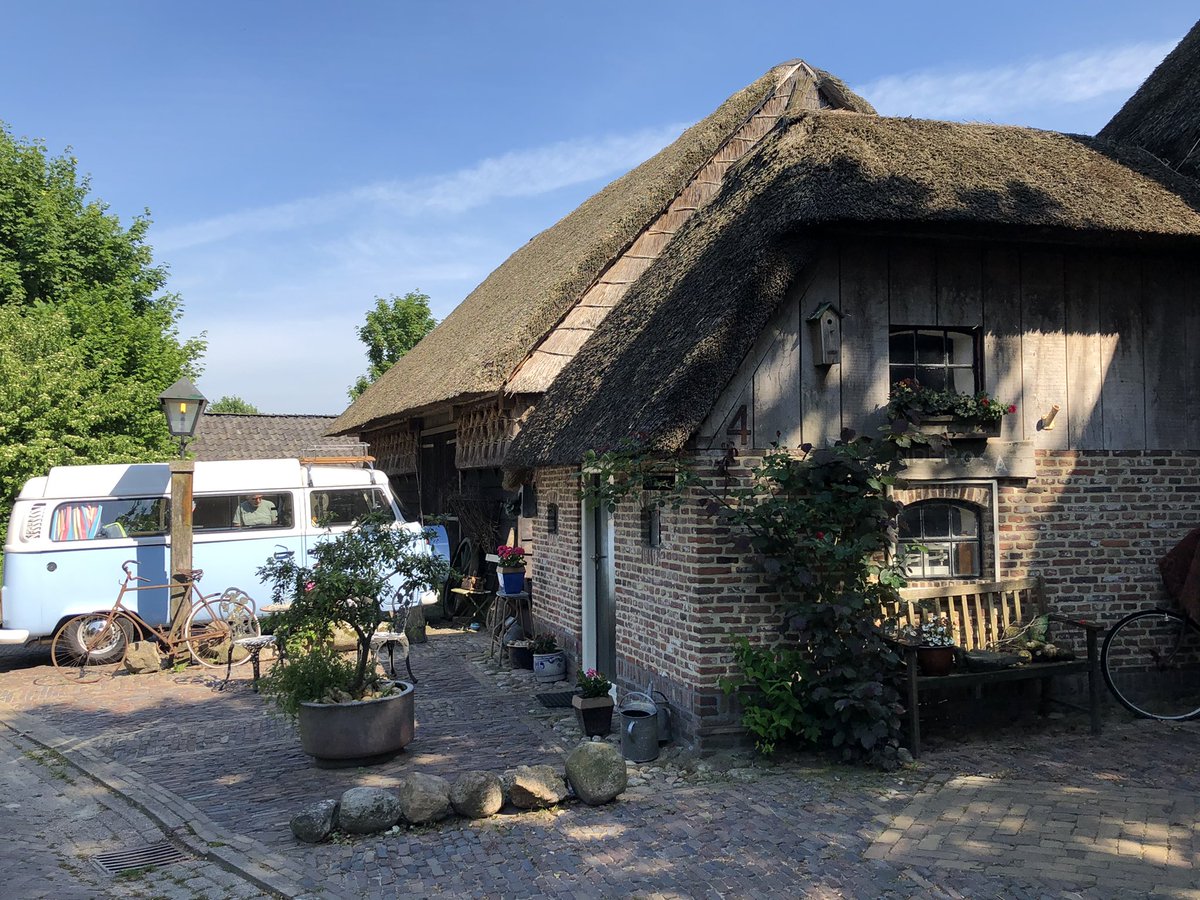 angela_vanee's tweet photo. Holiday in Holland! #texel #siegerswoude #hijken #wenumwiesel #vw #t2 #vakantie #friesland #friends #drenthe #westerbork #tesselair #ekvoetbal #camperbusje #mistyblue #summertime #mooieplekjes https://t.co/Qr3BGFIBq3