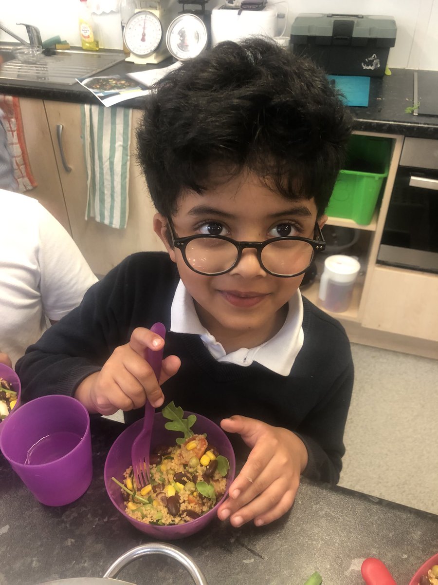 Year 2 were incredible in our kitchen pod this week. They worked independently to cook a tasty Mexican bean salad created by @miguelbarclay . Thank you to @ReynoldsFood for the delicious vegetables.