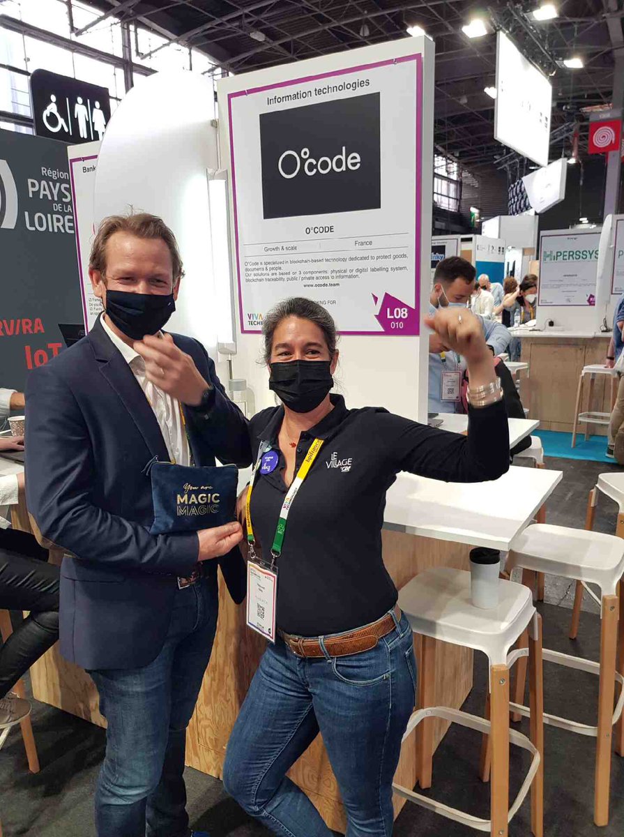 On a faillit ne pas les reconnaitre mais les voilà démasqués sur #vivatech stand L08 des <a href="/paysdelaloire/">Pays de la Loire</a> 👋 <a href="/rouxvince/">Vincent Roux</a> et <a href="/villageCAav/">Le Village by CA Atlantique Vendée</a> ... bon salon !