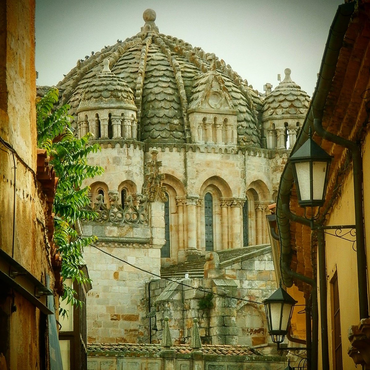 #Catedral #Zamora #Spaintravel #travelfothografy #arte #románico #cimborrio #detalle #RuadelosNotarios #FelizViernesATodos #FelizViernes #Zamora_Adelante