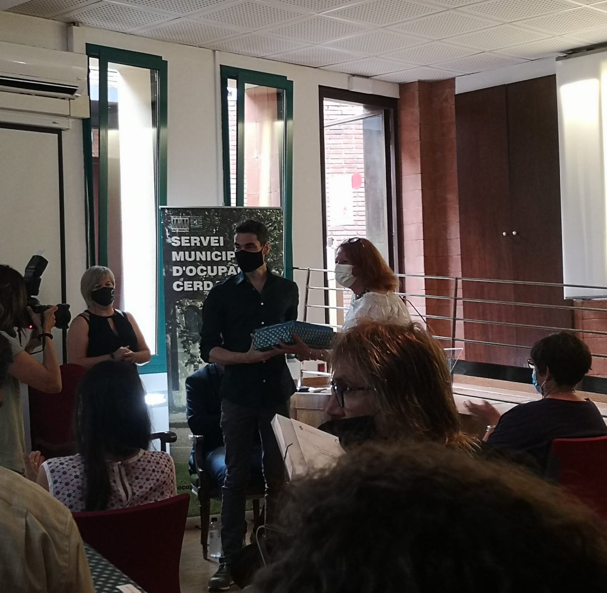 El centre també ha rebut un premi en agraïment a l'esforç fet des de la matèria d'economia, participant al concurs amb els contratemps causats per la pandèmia. 

Enhorabona guanyadores i guanyadors!
#GorgsEmpresa21