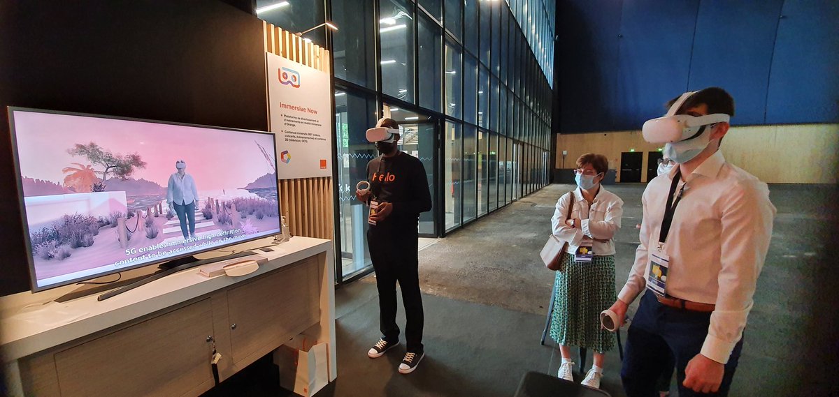 manu_watel's tweet photo. #immersivenow en action avec @orange au #PalaisAugmente https://t.co/6FoU3i7OTc