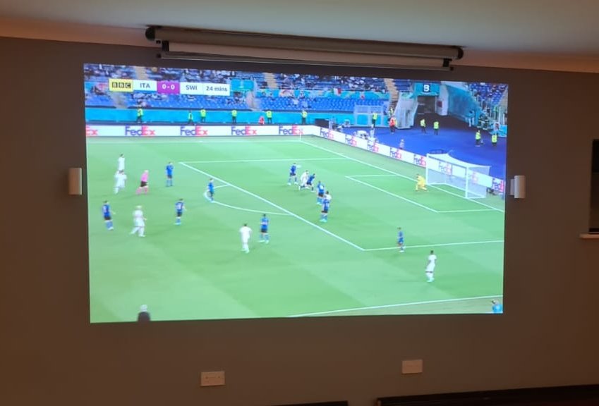 Join us for ENG v SCO tonight. We have an awesome new projector with a screen double the size of our old one. DM us to book your table @chippenhamcc @chippenhamtc @ChippHarriers @ChippNetball @ChipLadiesHC @chipwheelers @Chippenham_HC