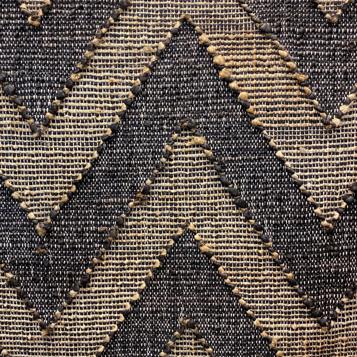 Jute Chevron - beauty in simplicity 
#bespokerugs #jute #designerrugs #handwoven #madetoorder #luxuryfloors