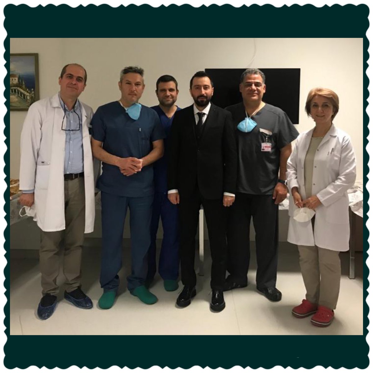 Bir araştırma görevlimizi daha kalp damar cerrahisi uzmanı olarak sağlık ordusuna katıyoruz: Tebrikler Op Dr Ömer Ayhan (Our resident receives the title of cardiovascular surgeon following a successful examination) #surgeon #cardiacsurgery #cardiacsurgeon #residency #kalp