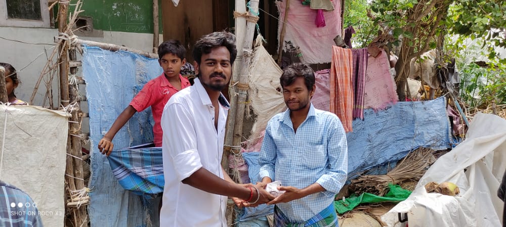 chidambaramDFC's tweet photo. ஜகமே தந்திரம் திரை படத்தை முன்னிட்டு 💥 சிதம்பரம் வண்டிகேட் ஏரியா மக்களுக்கு மதிய உணவு வழங்கபட்டது ♥️ சிதம்பரம் நகர தலைமை தனுஷ் நண்பர்கள் நற்பனி மன்றம் ♥️ @dhanushkraja @DirectorS_Shiva @B_RAJA_  @Cuddalore_DFC https://t.co/24ZVP2FEym