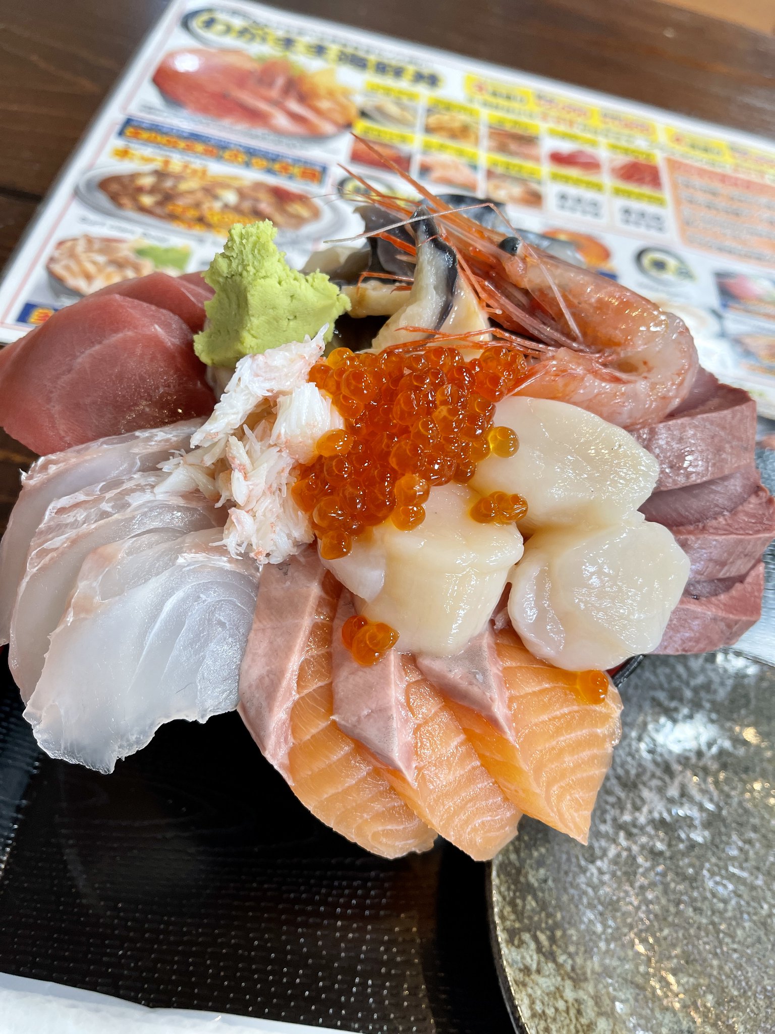 ジス これが税込1760円でした 北海道観光 初日で元取れた T Co Tczwamsyix 北海道 苫小牧 苫小牧市 魚金食堂 うおきん海鮮丼