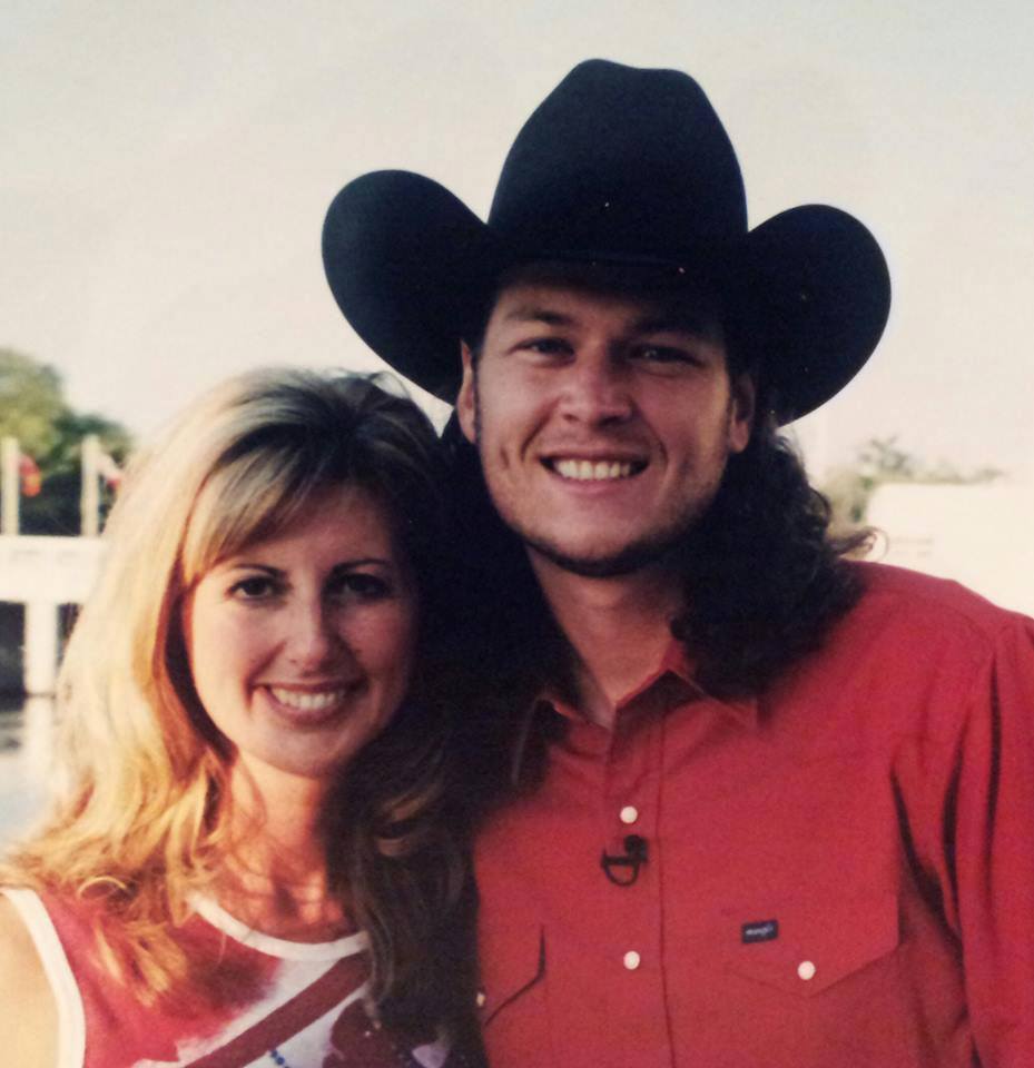 Lindakx947's tweet photo. He's 45 today. #FlashbackFriday 2001 when I met this new artist who's song #austin I had been playing on the radio. Thanks for the memories. Happy Birthday @blakeshelton from your friends @KX947 ! #mulletsrule https://t.co/WyV7RPODG7