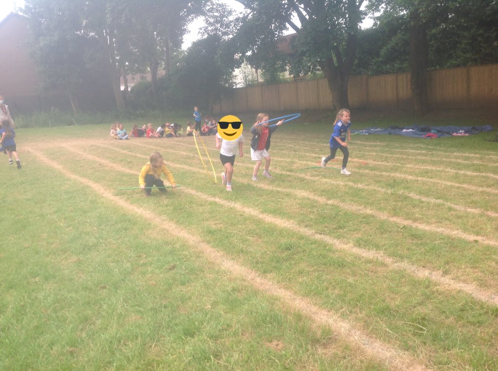 ClassLancelot's tweet photo. Sports day fun https://t.co/kLBEgfl4Yt