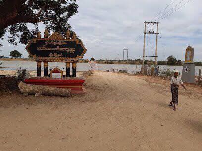 Junta terrorists stormed Mel Maw Thaw village, Sagaing and stole laptop, phones &amp; foods from the fridges, destroying PSI satellites and causing locals to flee. #June18Coup #WhatsHappeningInMyanmar
