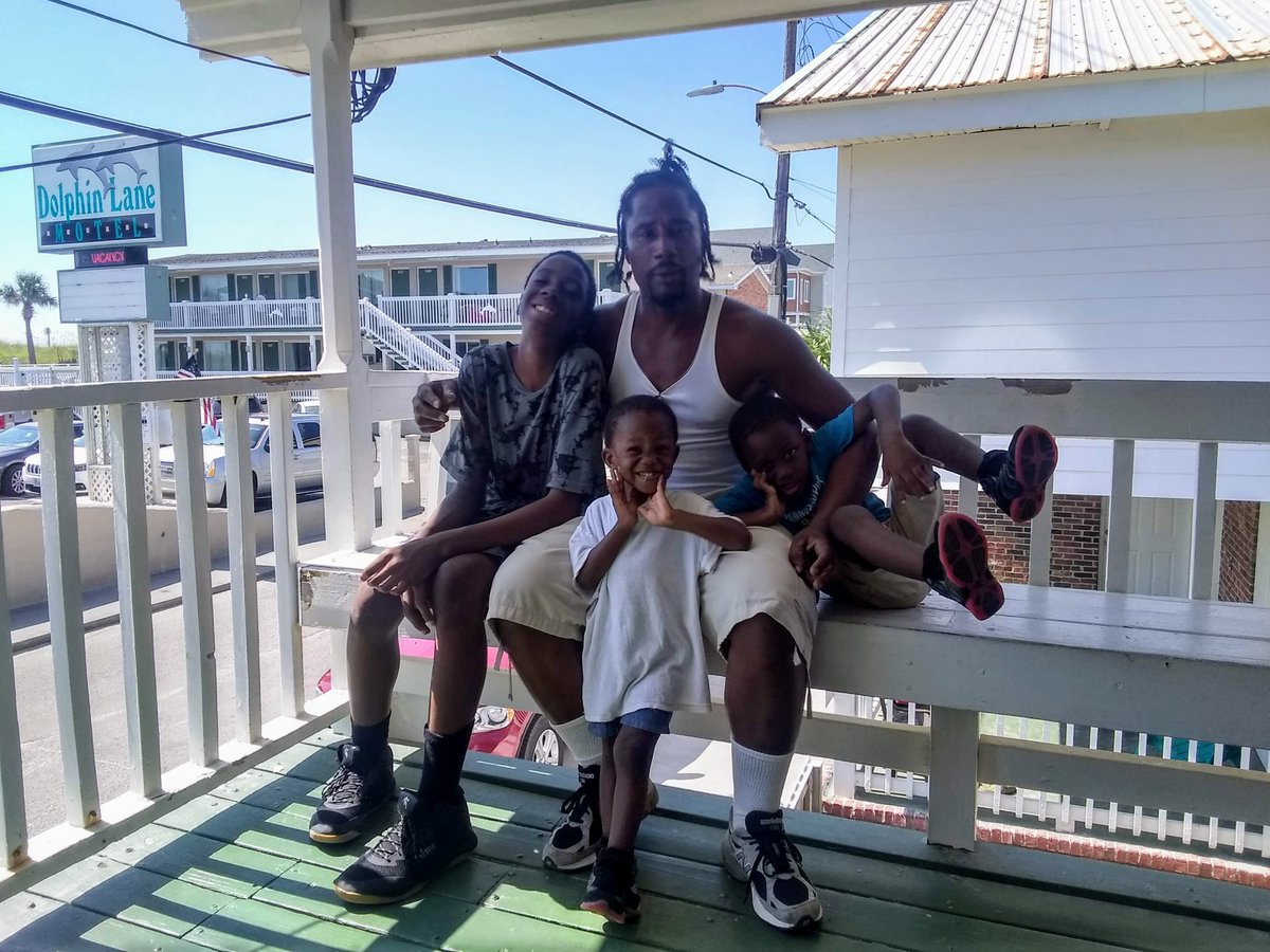 cbaconnon's tweet photo. Anthony Davis...Best dad EVER to 4 boys.Happy father's https://t.co/rMJkFifF8I ALWAYS😘😘😘
#gooddaydc https://t.co/HACdJWX9Xz