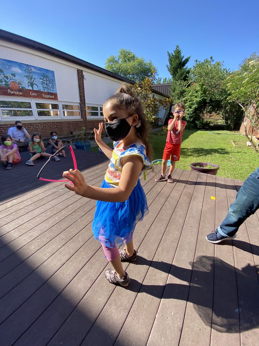 KWBdelli's tweet photo. We’re celebrating our last day of school in style! Sun glasses, talent show and class superlatives! @KWBStansel #kwbpride @BarrettAPS https://t.co/Em4uRBJwYk