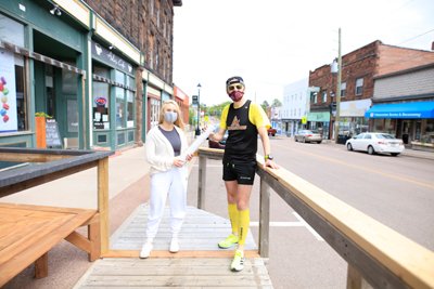 For the second year running, Mount Allison University President and running enthusiast Dr. Jean-Paul Boudreau (<a href="/Boudreau_Ideas/">x</a>) hand-delivered local graduates’ diplomas, on foot, covering more than 15 km. Full story: bit.ly/3xx9tDi
<a href="/SackvilleTownNB/">Town of Sackville NB</a>, <a href="/CanadianRunning/">Canadian Running</a>