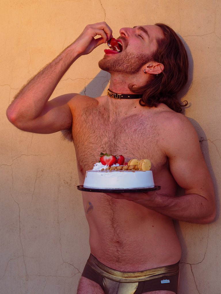 Zachary Zane tweet media